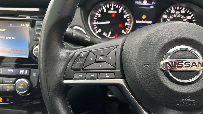 Nissan Qashqai 1.2 DiG-T N-Connecta 5dr Petrol Hatchback